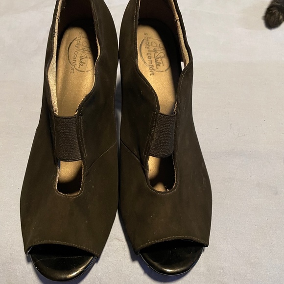 Life Stride Shoes - Life Stride chunky heels size 8.